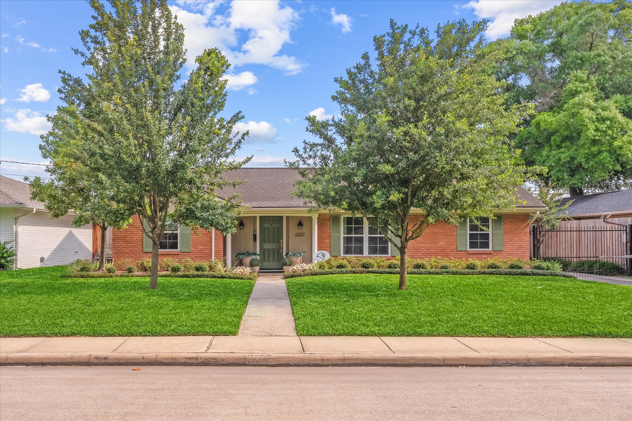 6207 Locke Lane Houston TX 77057