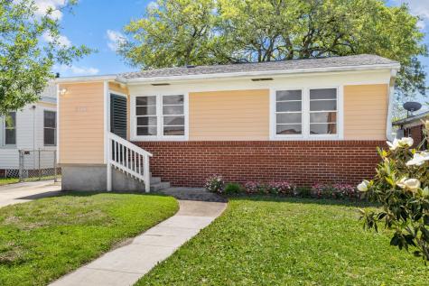 5121 Avenue N 1/2 Galveston TX 77551