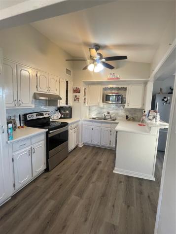 611 Sarah Street Edna TX 77957