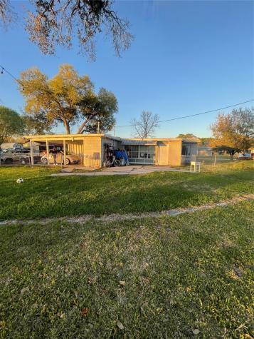 611 Sarah Street Edna TX 77957