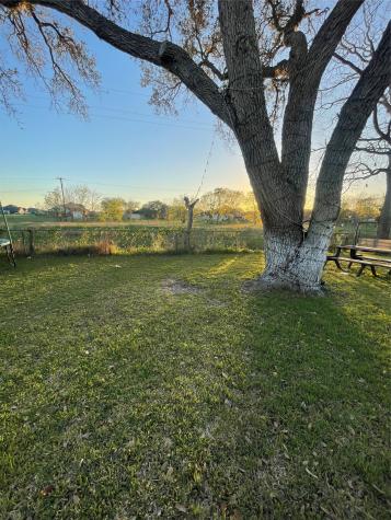 611 Sarah Street Edna TX 77957