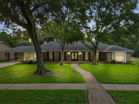 907 Woodland Drive El Lago TX 77586