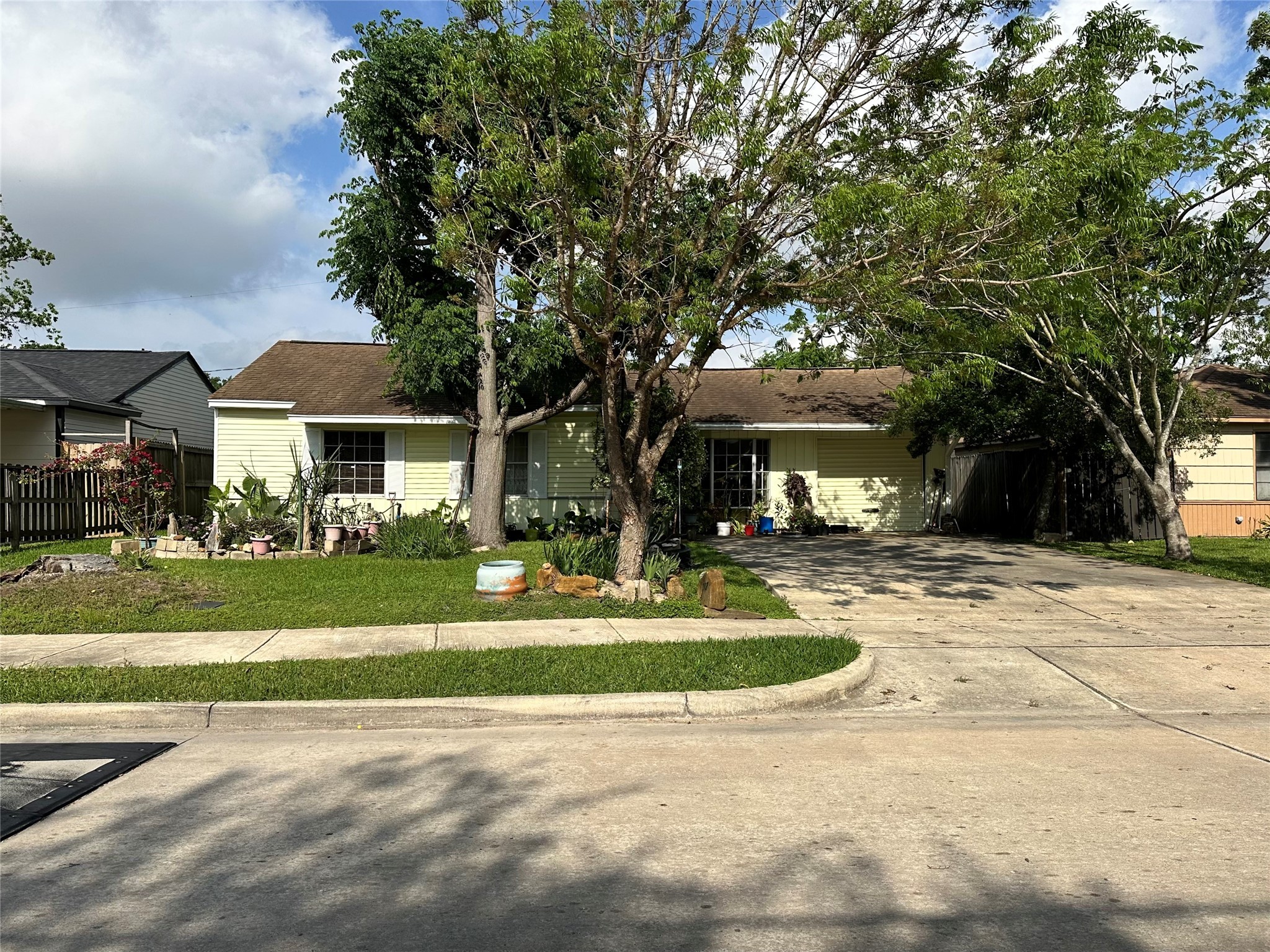 212 Bearle Street Pasadena TX 77506