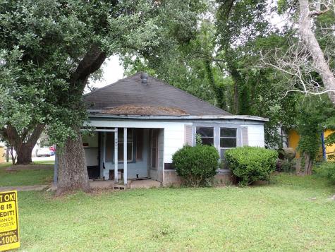 608 S East Avenue Wharton TX 77488