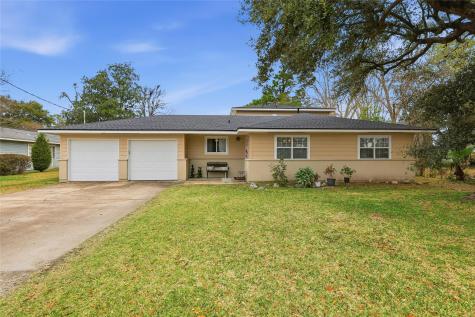 915 S 13th Street Nederland TX 77627