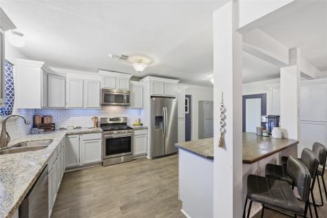 915 S 13th Street Nederland TX 77627