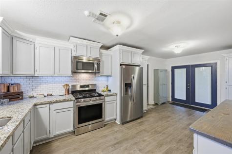 915 S 13th Street Nederland TX 77627