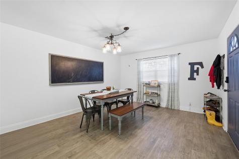 915 S 13th Street Nederland TX 77627