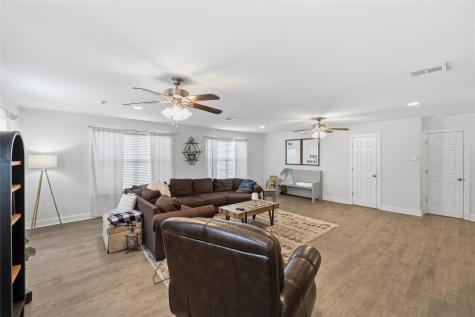915 S 13th Street Nederland TX 77627