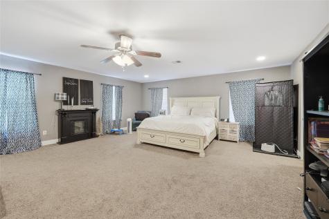 915 S 13th Street Nederland TX 77627