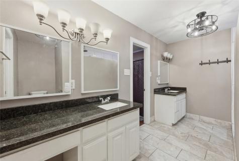 915 S 13th Street Nederland TX 77627