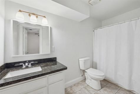 915 S 13th Street Nederland TX 77627