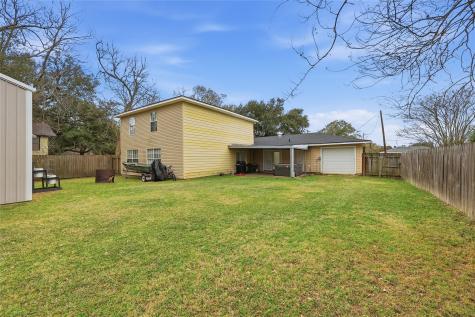 915 S 13th Street Nederland TX 77627