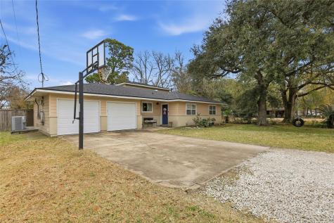 915 S 13th Street Nederland TX 77627