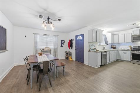 915 S 13th Street Nederland TX 77627