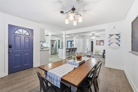 915 S 13th Street Nederland TX 77627