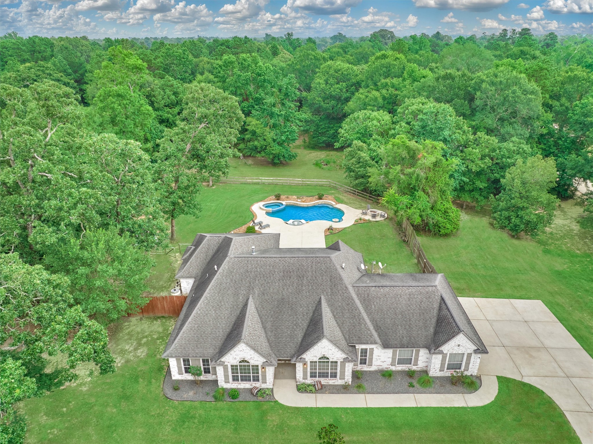 8257 Hills Parkway Montgomery TX 77316
