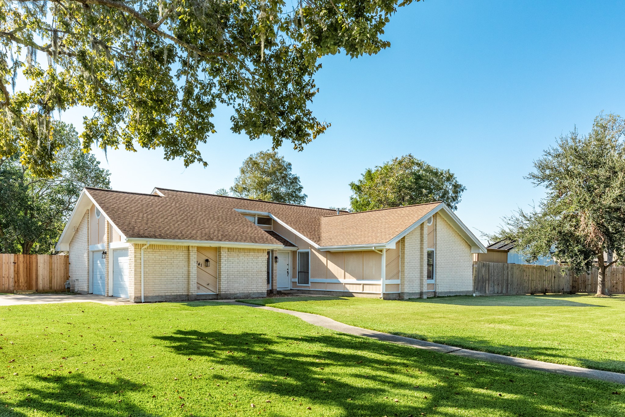 241 Wedgewood Street Lake Jackson TX 77566