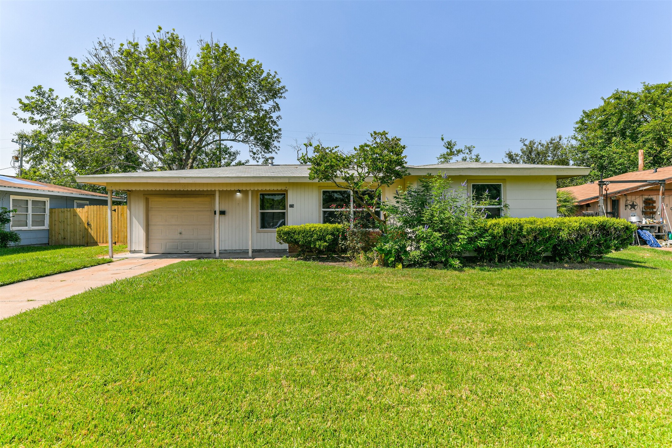 316 24th Avenue N Texas City TX 77590