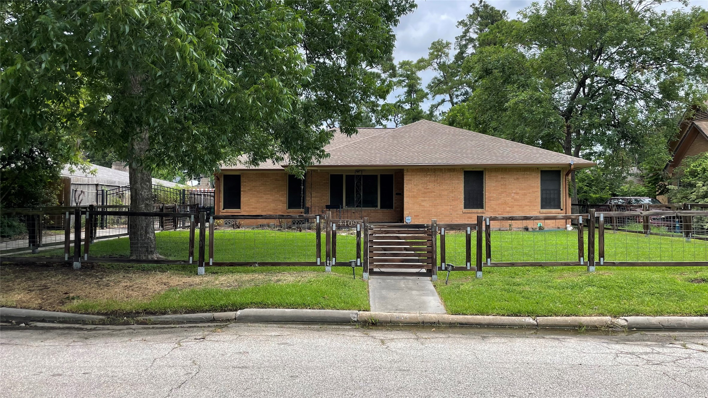 4409 Charleston Street Houston TX 77021
