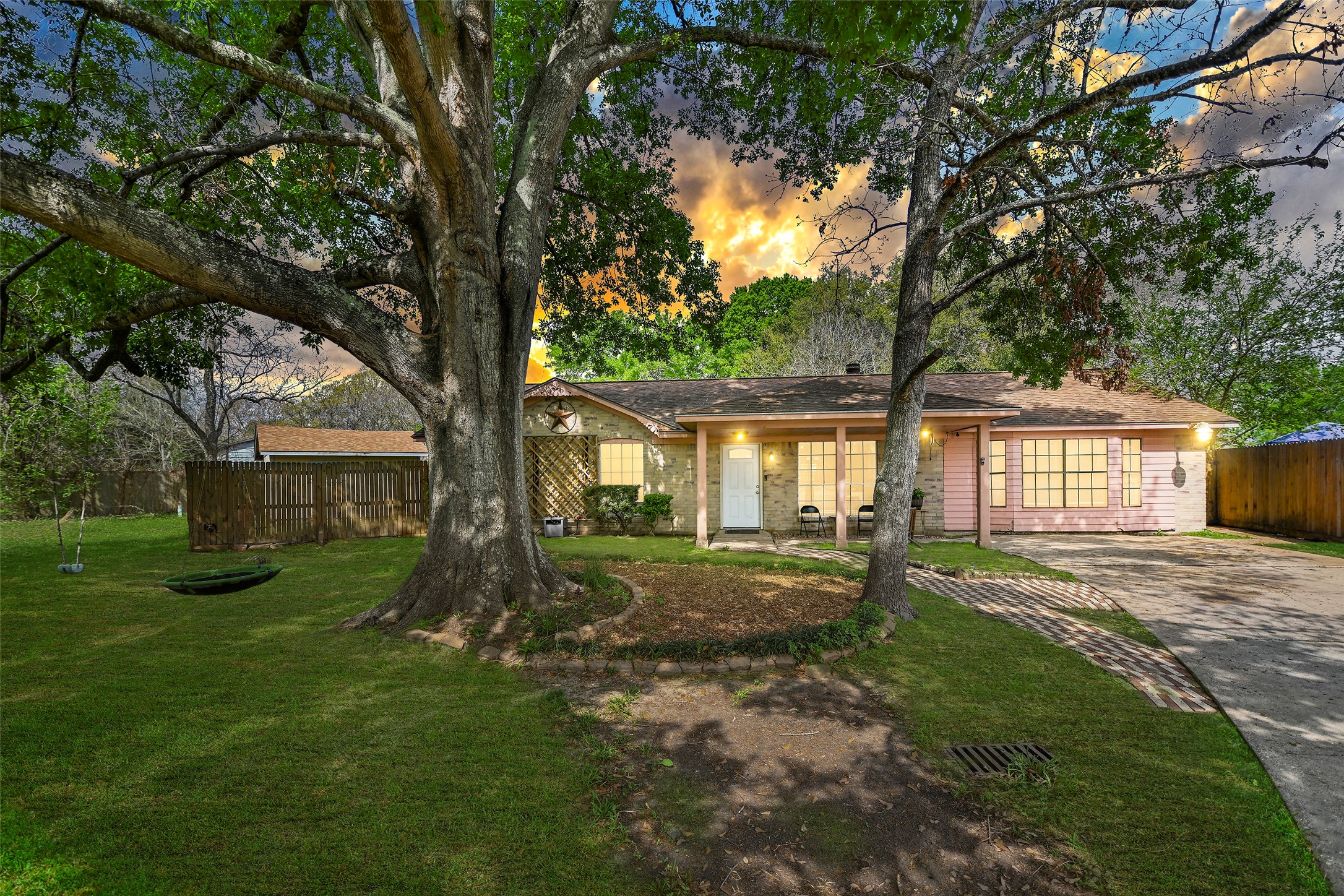 8607 Fern Circle Highlands TX 77562