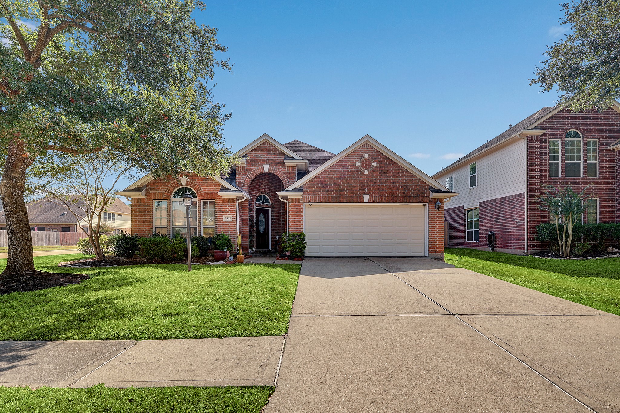 2507 Sun Spot Lane Pearland TX 77584