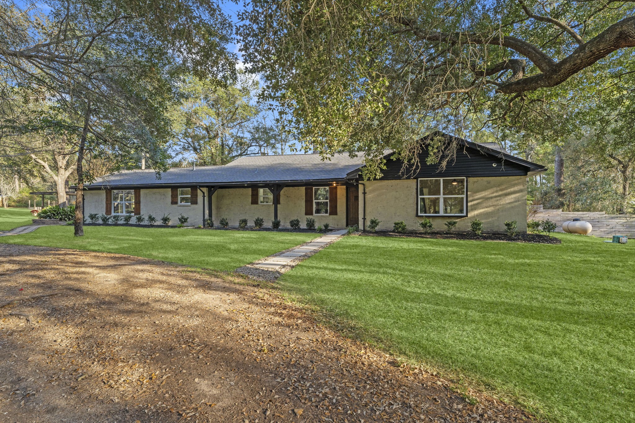 303 W Rollingwood Street Pinehurst TX 77362