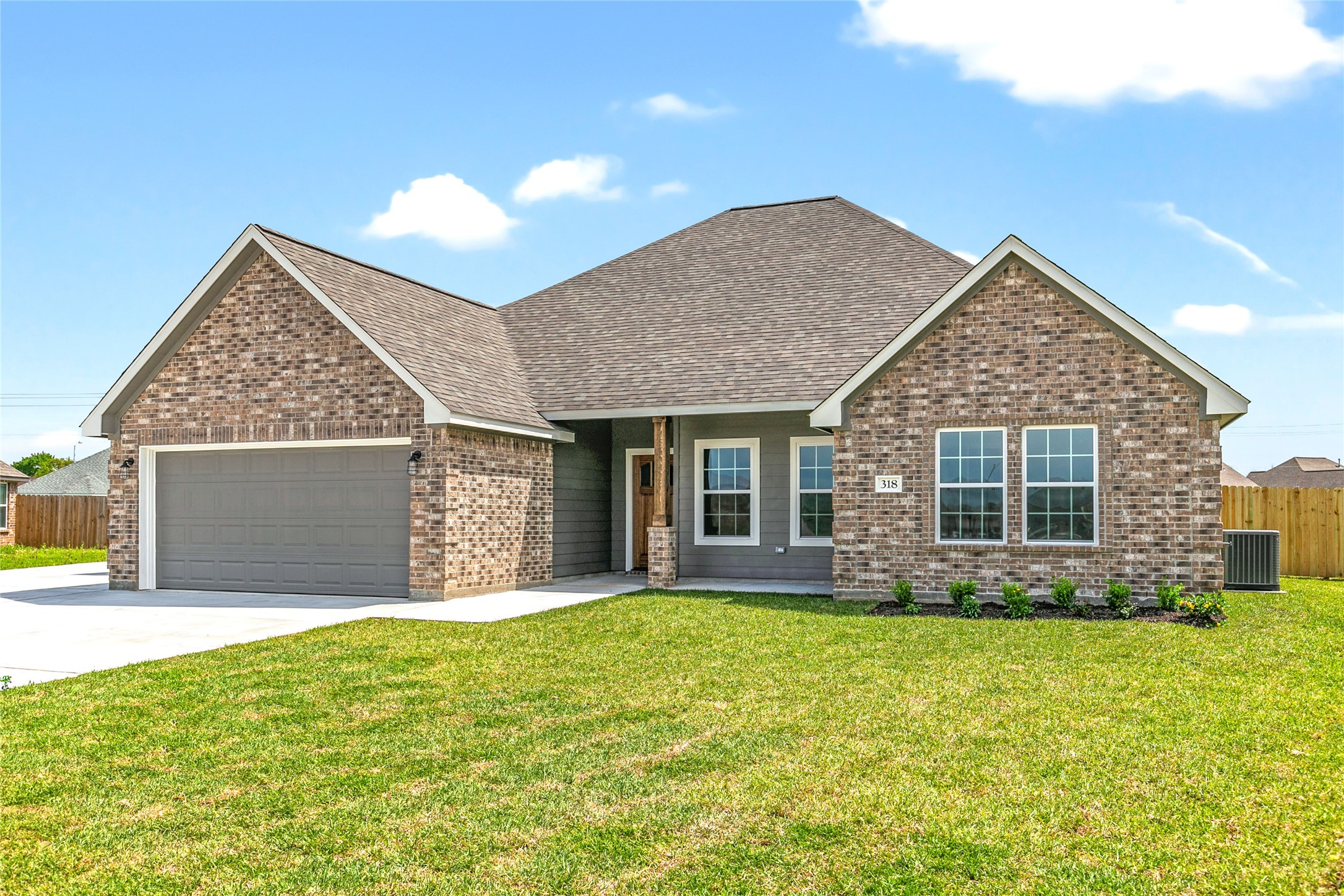 318 Yorktown Avenue Clute TX 77531