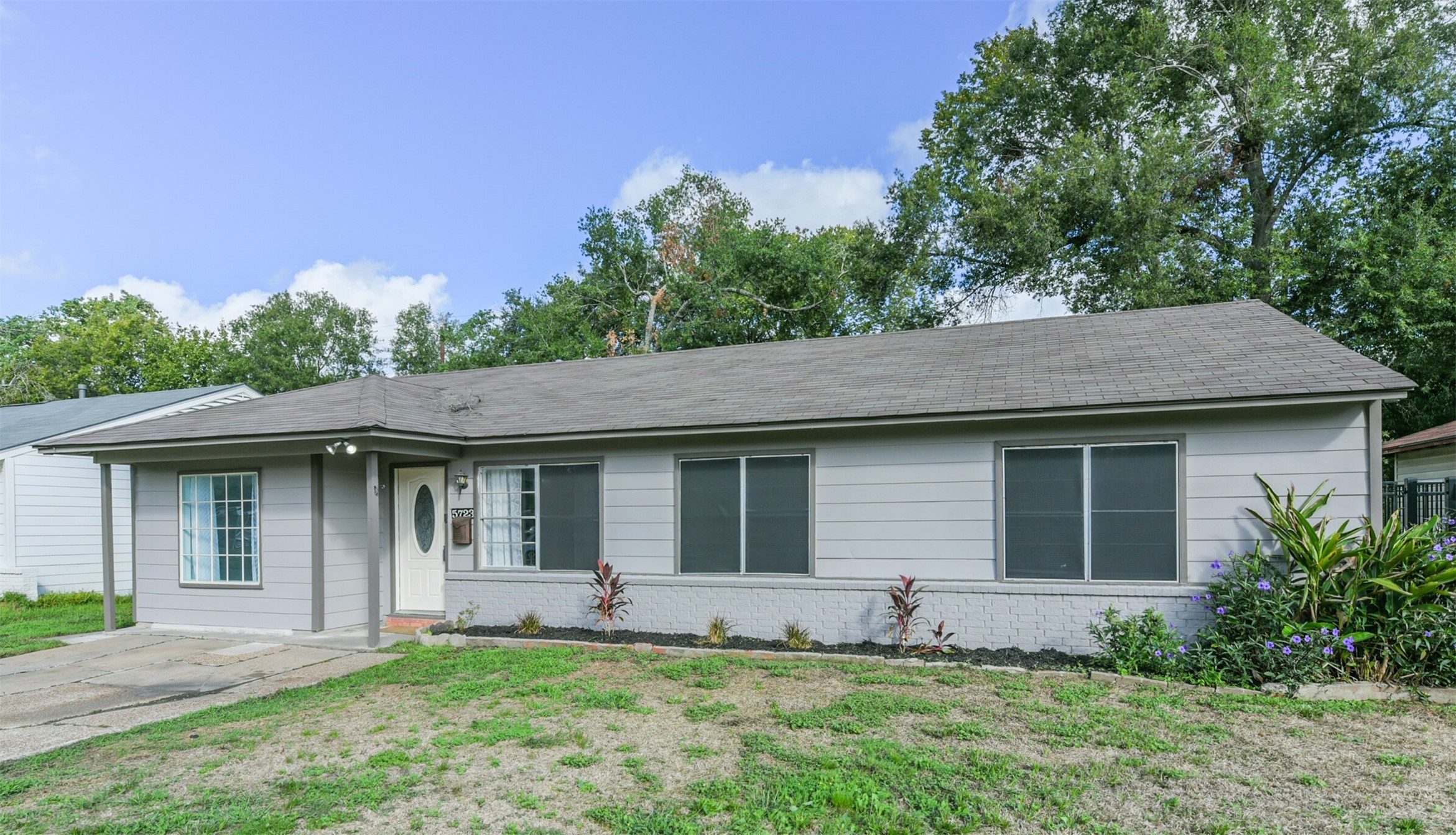 5723 Belcrest Street Houston TX 77033