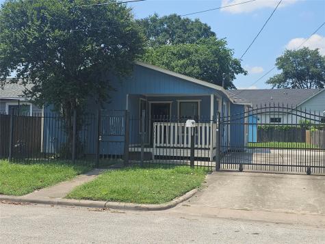 1407 Fairbanks Street Houston TX 77009