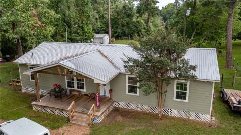 18 County Road 21681 Cleveland TX 77327