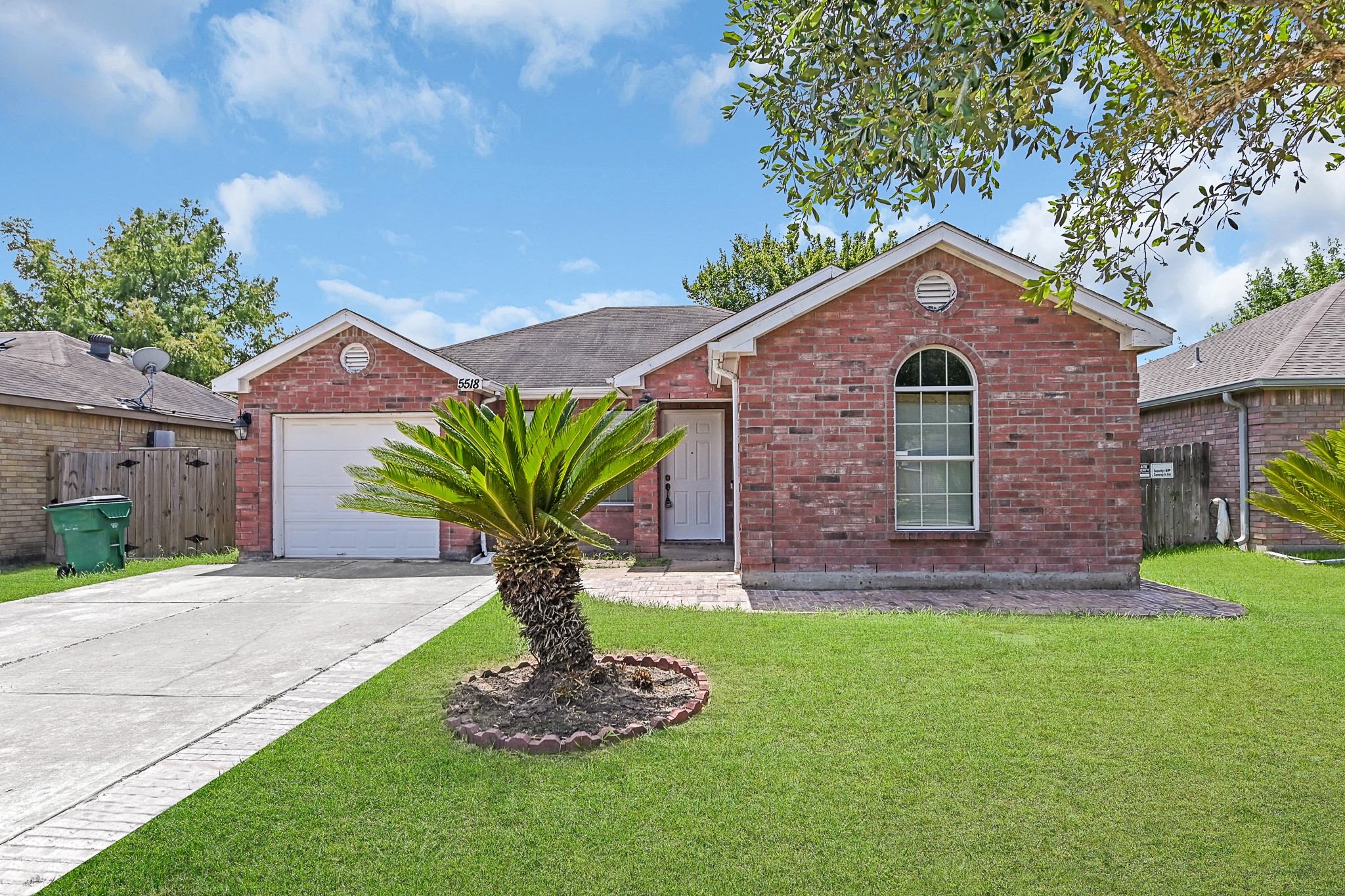 5518 Rio Ramos Street Rosharon TX 77583