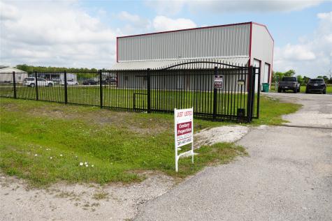 8417 Los Robles Avenue Alvin TX 77511