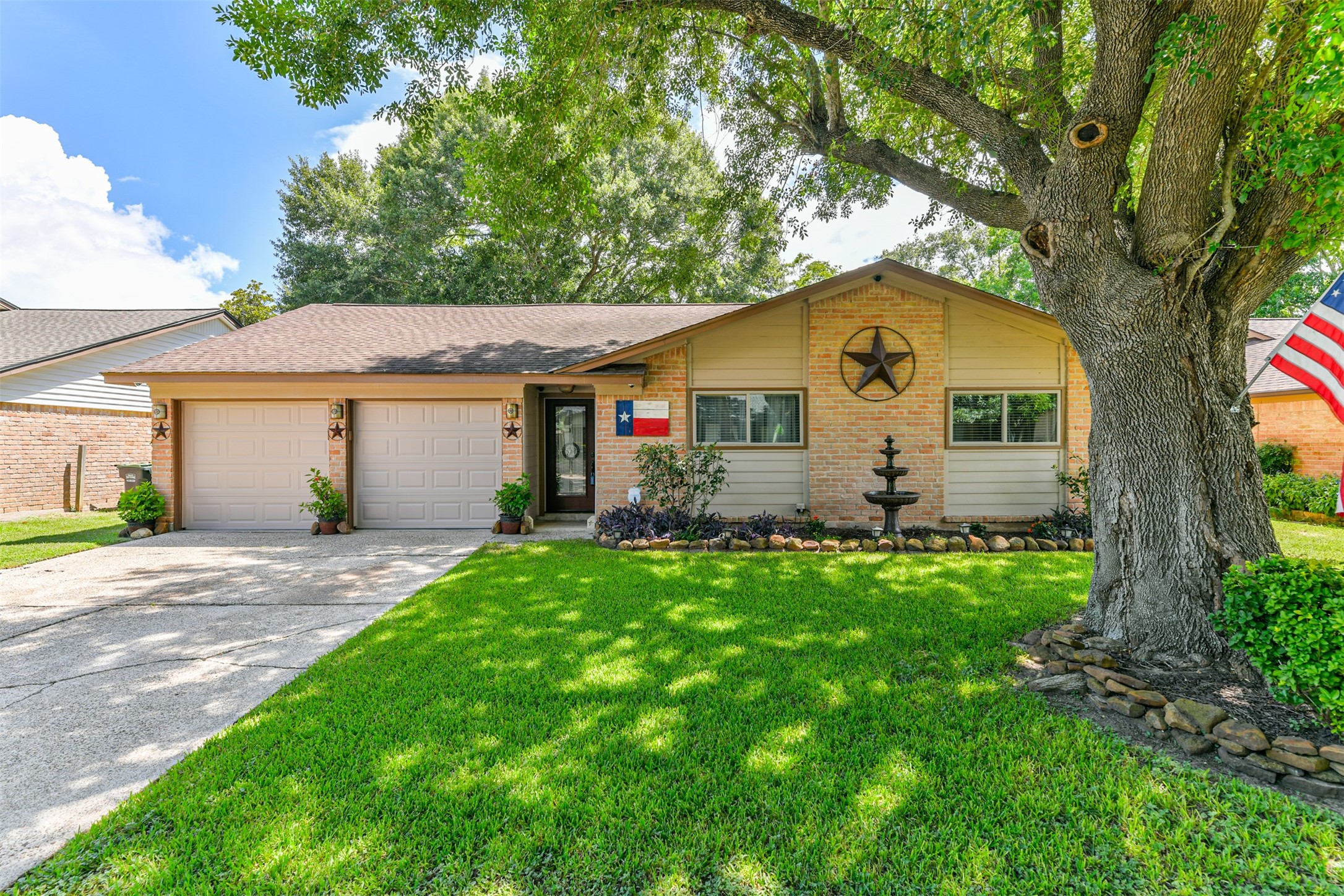 1615 Pecan Hollow Street Pearland TX 77581