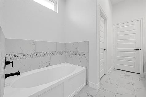 509 Little Spring Court Anahuac TX 77514
