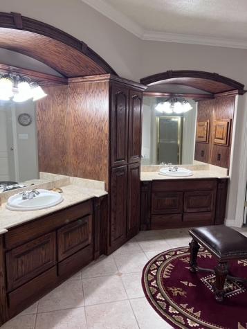 223 N Oak Buna TX 77612