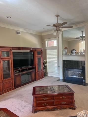 223 N Oak Buna TX 77612