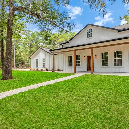 17422 E Hollyhill Drive Plantersville TX 77363