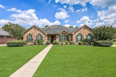 1405 Briar Crest Court Pearland TX 77581