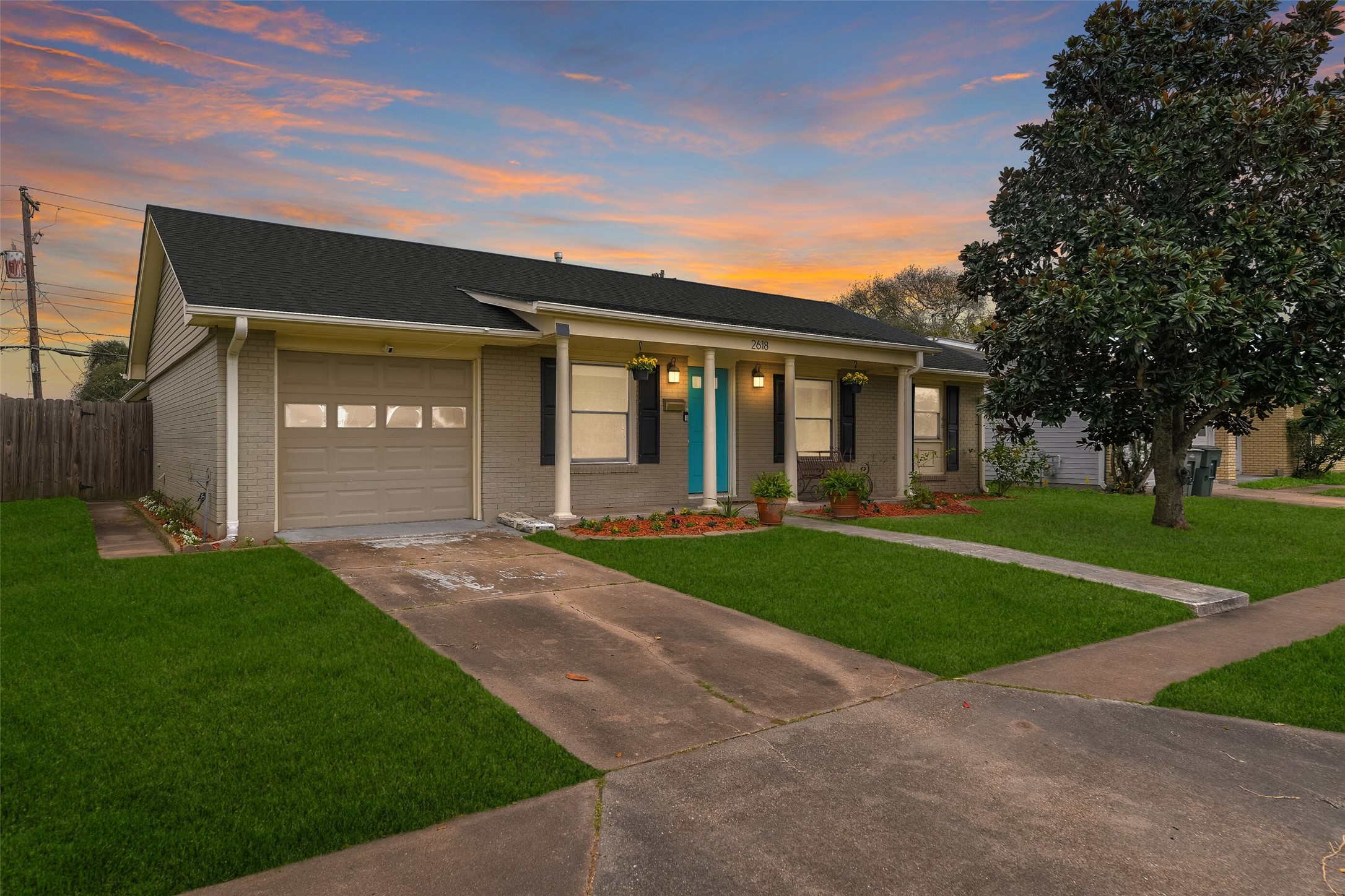 2618 Pine Street Galveston TX 77551
