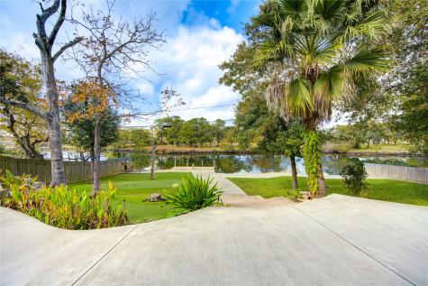 303 Old Bayou Drive Dickinson TX 77539