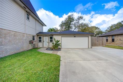 303 Old Bayou Drive Dickinson TX 77539