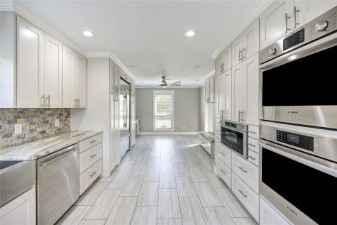 303 Old Bayou Drive Dickinson TX 77539