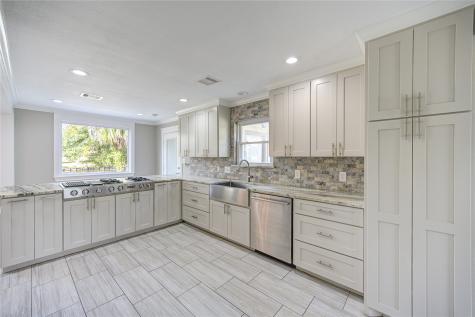 303 Old Bayou Drive Dickinson TX 77539