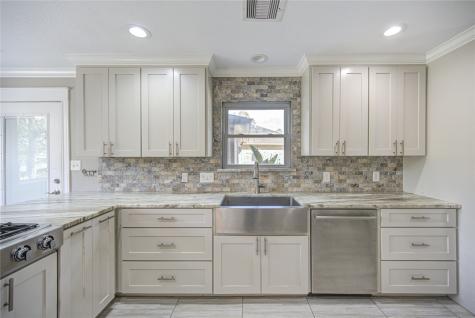 303 Old Bayou Drive Dickinson TX 77539