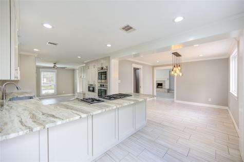 303 Old Bayou Drive Dickinson TX 77539