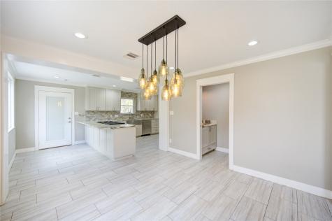 303 Old Bayou Drive Dickinson TX 77539