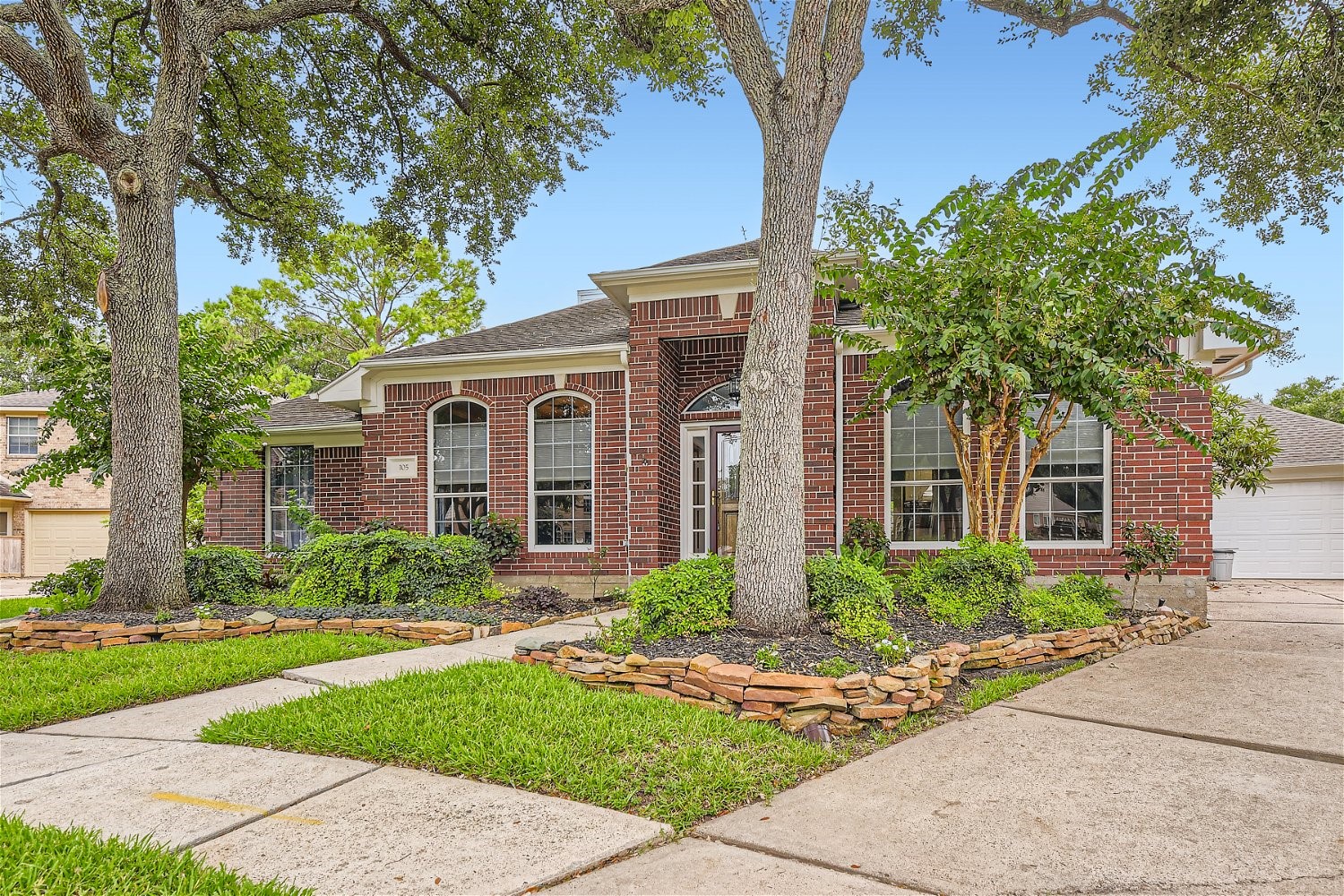 105 Casual Shore Court League City TX 77573