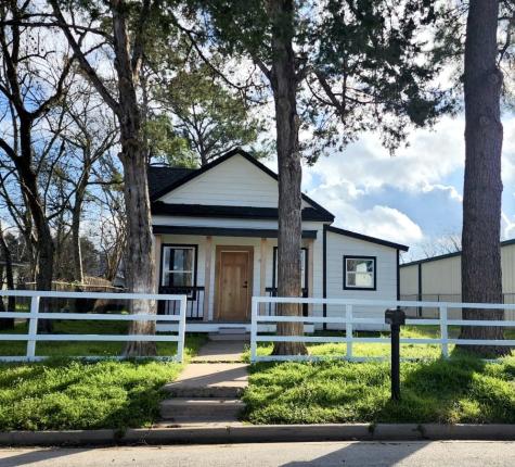 436 11th Street Hempstead TX 77445