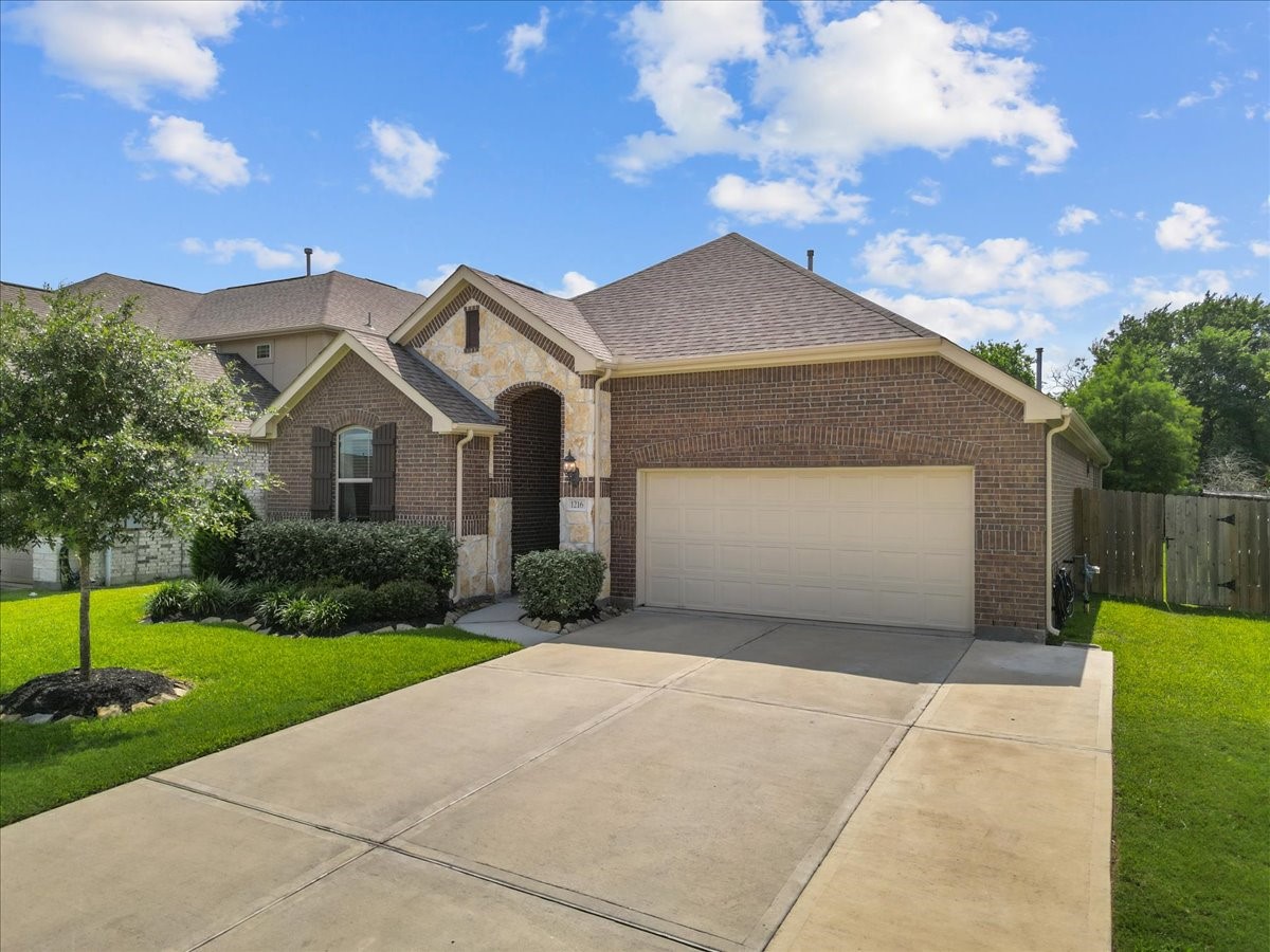 1216 Bowen Drive League City TX 77573